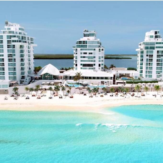 Estudio A Pie Playa, Increibles Vistas, Alberca, Gym, Jacuzzi, 3502 Cancún